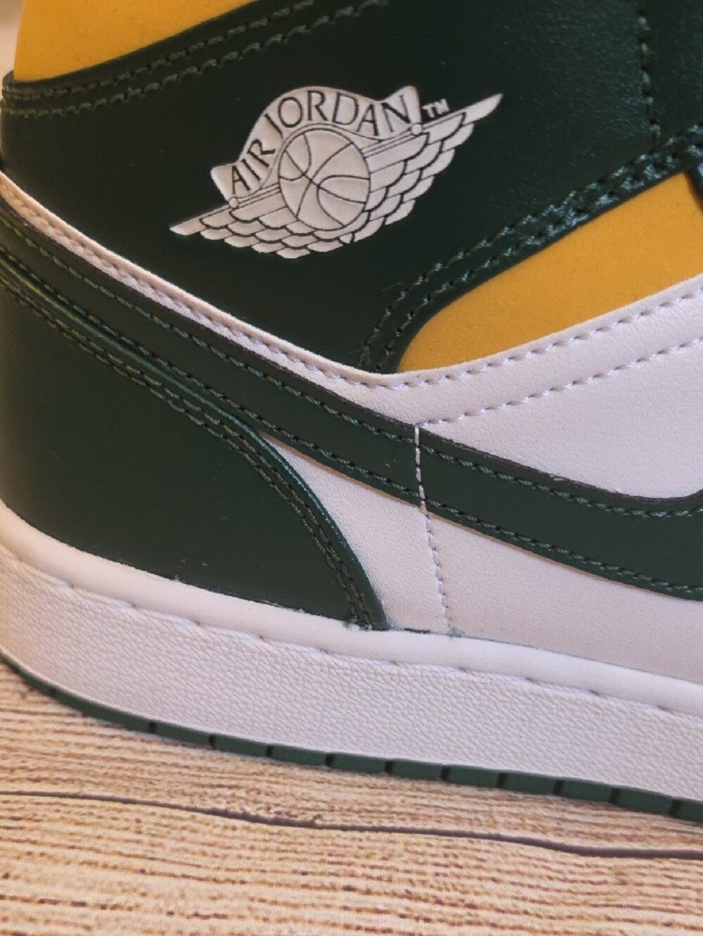 Nike Air Jordan 1 Mid Noble Green Pollen White - Picture 4 of 7